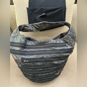 Alison Wood NYC - the Be-all, End-all, Giant Carry-all.